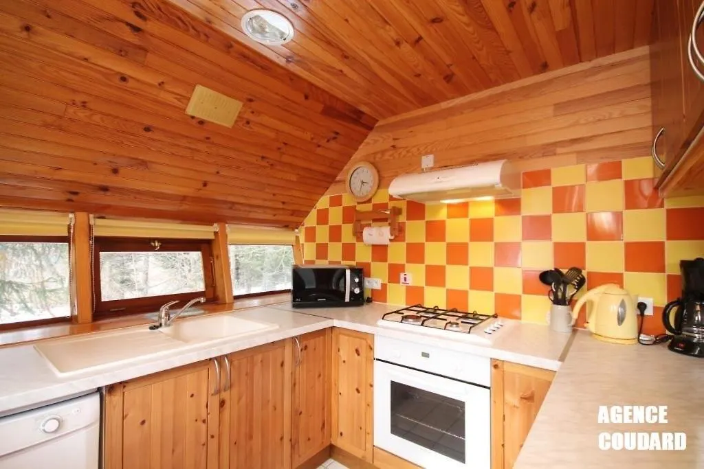 Chalet Le Balcon Du Sancy: Weekly Mountain Retreat Le Mont-Dore