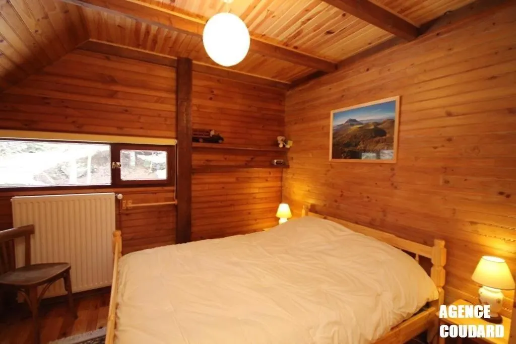 Chalet Le Balcon Du Sancy: Weekly Mountain Retreat Le Mont-Dore France