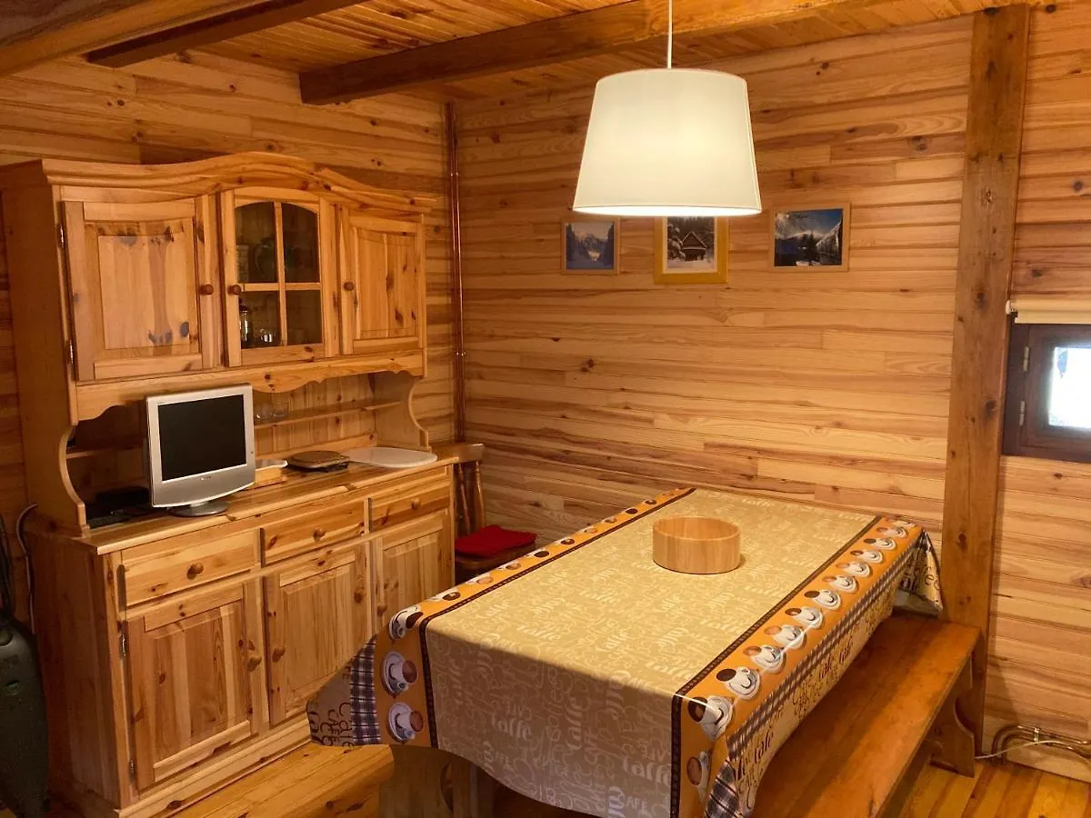 Chalet Le Balcon Du Sancy: Weekly Mountain Retreat Le Mont-Dore 0*,  France